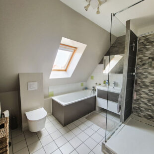 Semi-Individuelle de 100m² Quatre Chambres