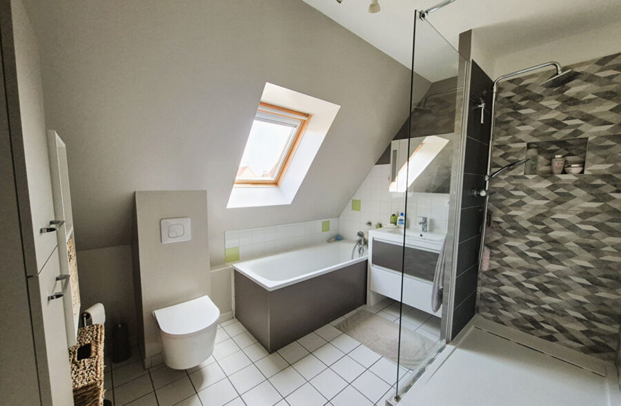 Semi-Individuelle de 100m² Quatre Chambres