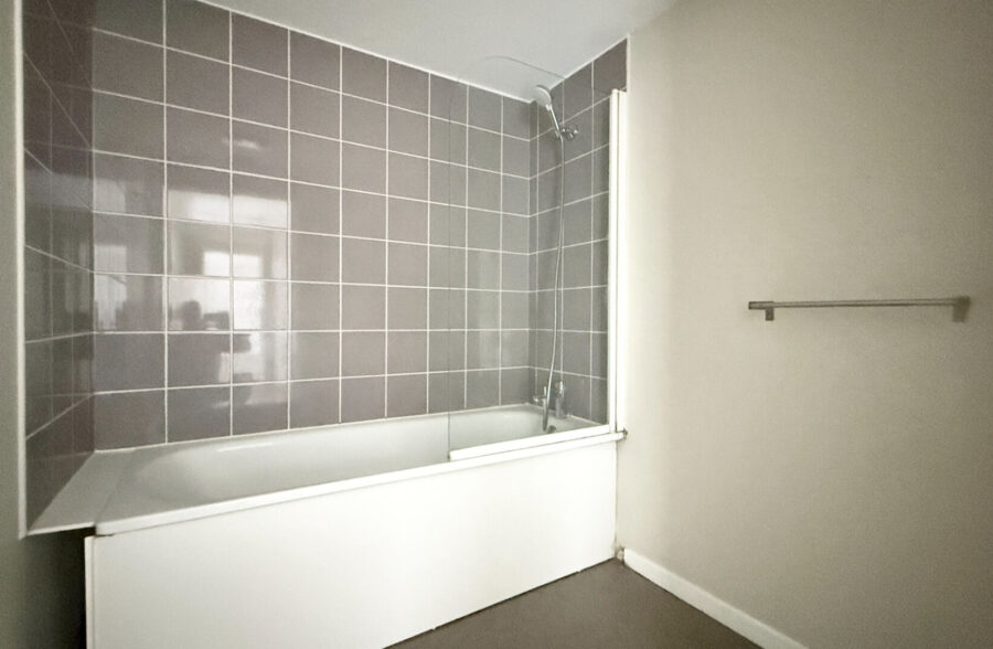 VAUBAN-CATHO APPARTEMENT 2 CHAMBRES TERRASSE ET PARKING