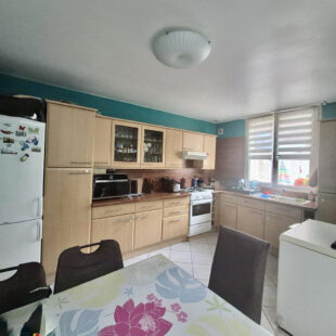 Maison secteur Vieille Place – 3 chambres + jardin – beaux volumes