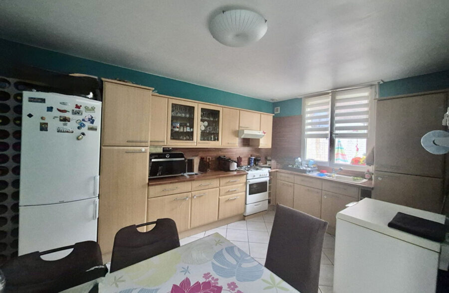 Maison secteur Vieille Place – 3 chambres + jardin – beaux volumes