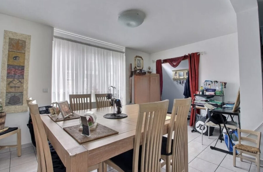 Maison secteur Vieille Place – 3 chambres + jardin – beaux volumes