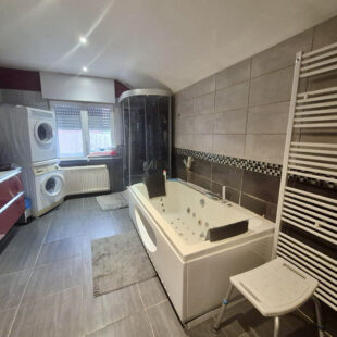 Maison secteur Vieille Place – 3 chambres + jardin – beaux volumes