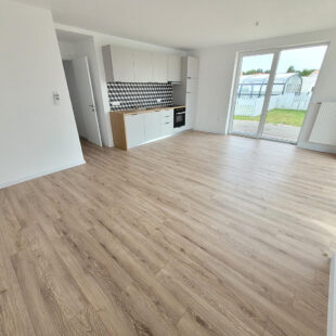 GROFFLIERS , Chalet neuf de plain pied 3 chambres , en frais de notaire réduits , avec piscine chauffée !!