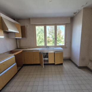 Immeuble à usage mixte .Beau potentiel 18 pièces 352.42 m2