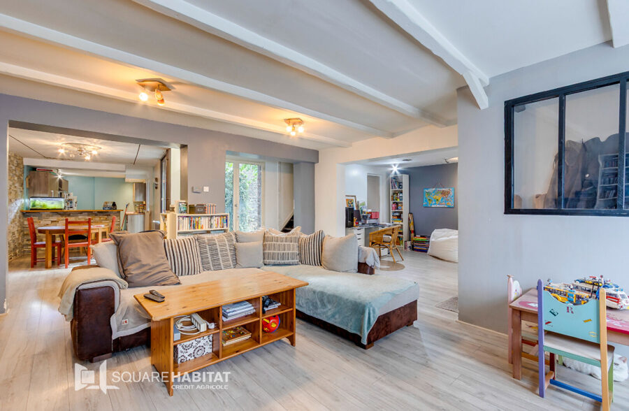 Maison familiale de 118 m² avec extérieur, proche métro Euro téléport