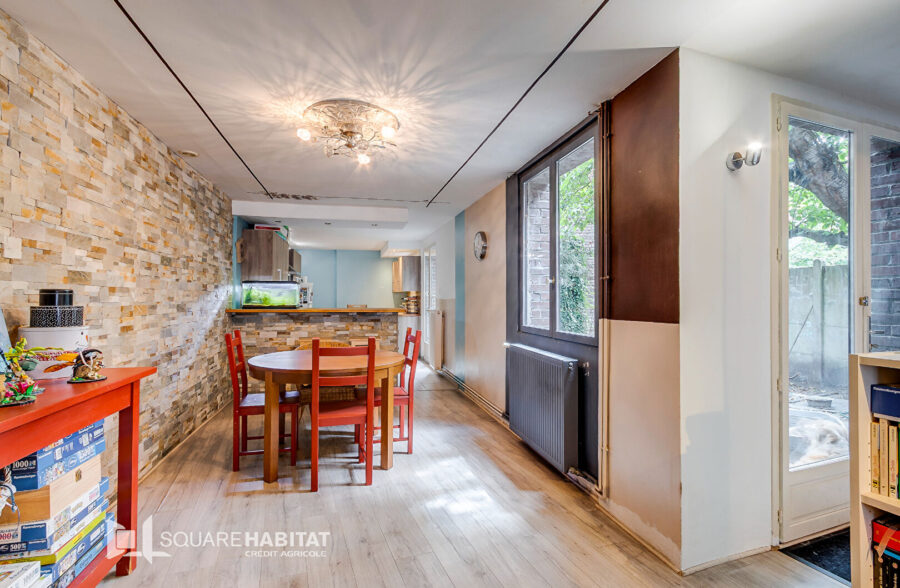 Maison familiale de 118 m² avec extérieur, proche métro Euro téléport