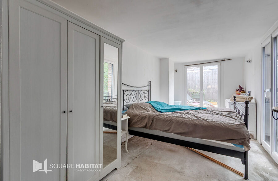 Maison familiale de 118 m² avec extérieur, proche métro Euro téléport
