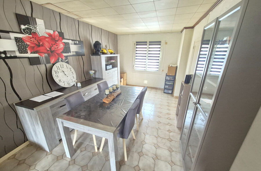 Maison semi individuelle 130m², 4 chambres, bureau, jardin et garage
