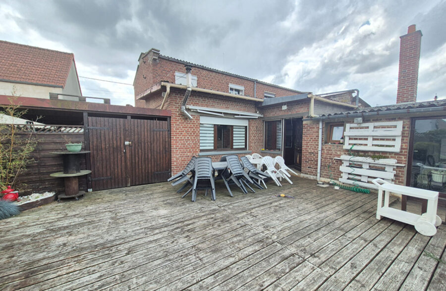 Maison semi individuelle 130m², 4 chambres, bureau, jardin et garage