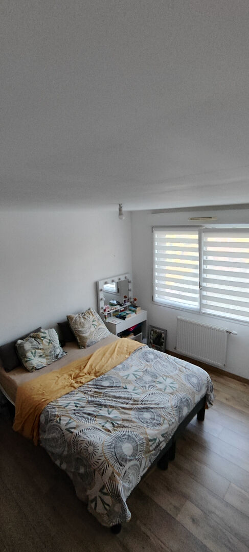 Maison Mericourt 4 pièce(s) 80 m2 , 3 chambres , jardin ,garage.