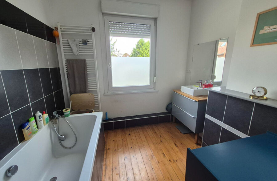 Wasquehal, maison 3 chambres, bureau et terrasse