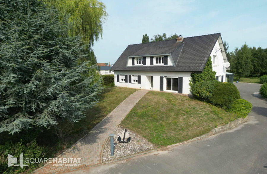 Maison Lillers 7 chambres jardin sous sol complet et dépendances