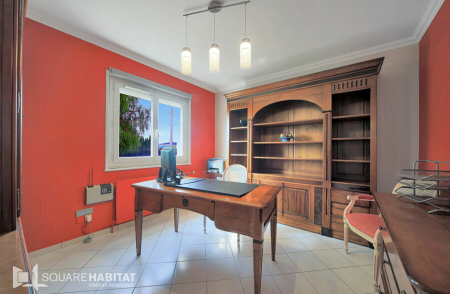 Maison Lillers 7 chambres jardin sous sol complet et dépendances