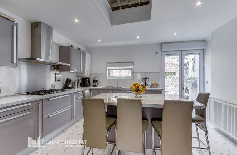 EXCLUSIVITE: LILLE WAZEMMES: Maison 4 chambres cour et terrasse