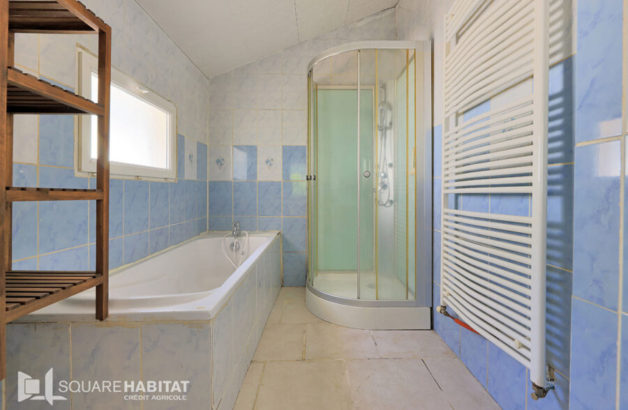 Maison Avion 5 pièce(s) 99 m2 , 3 chambres , jardin  , combles aménagés.