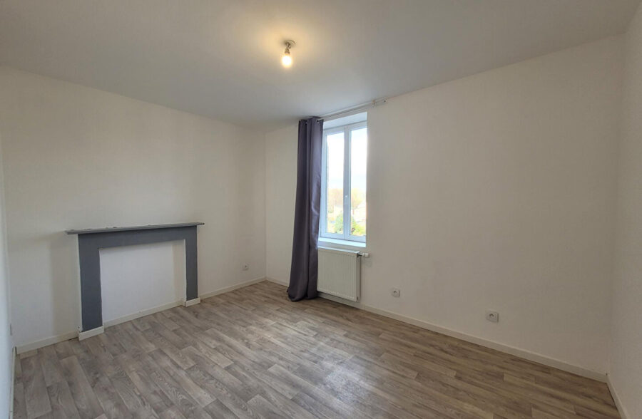 MAISON DE VILLE 4 CHAMBRES ENTIEREMENT RENOVEE