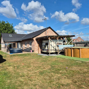 Plain pied individuel 4 chambres, jardin, garages