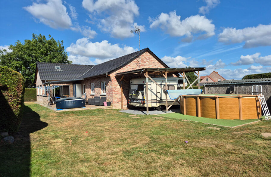 Plain pied individuel 4 chambres, jardin, garages