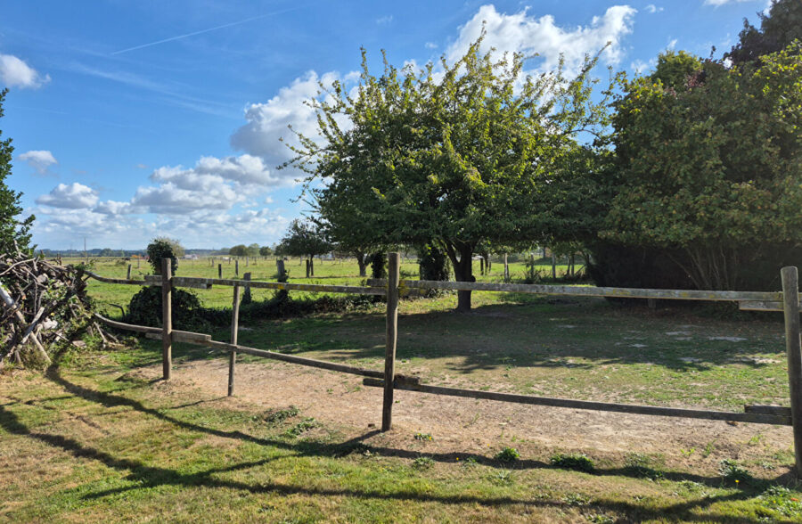 Plain pied individuel 4 chambres, jardin, garages