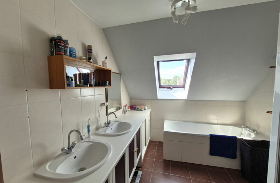 Maison individuelle 5 chambres, jardin et garage