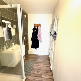 SUPERBE DUPLEX  AVEC UNE CHAMBRE ET UN BUREAU,PLEIN CENTRE VILLE – PROXIMITE GRAND PLACE