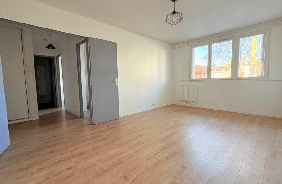 EXCLUSIVITE PROXIMITE DIRECTE PLACE CORMONTAIGNE: TYPE 2 AVEC PARKING