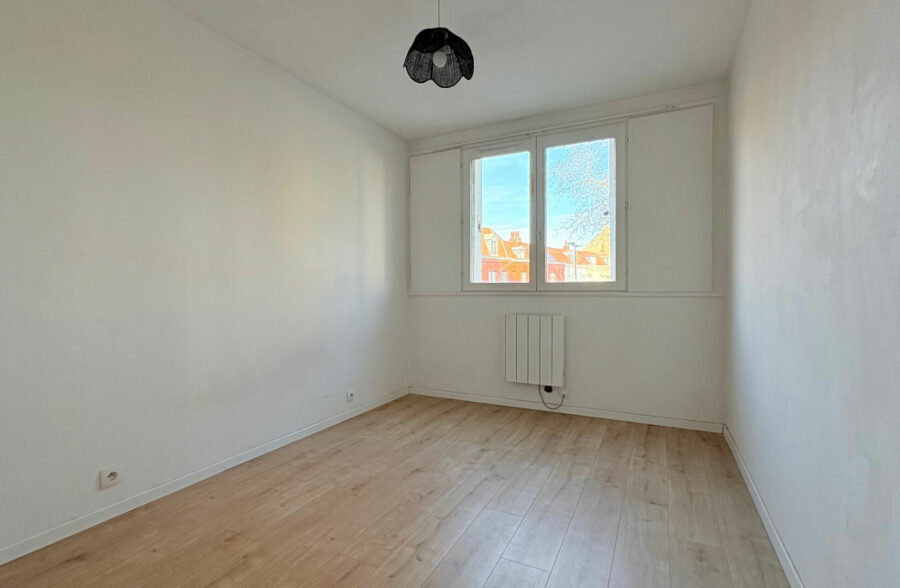 EXCLUSIVITE PROXIMITE DIRECTE PLACE CORMONTAIGNE: TYPE 2 AVEC PARKING