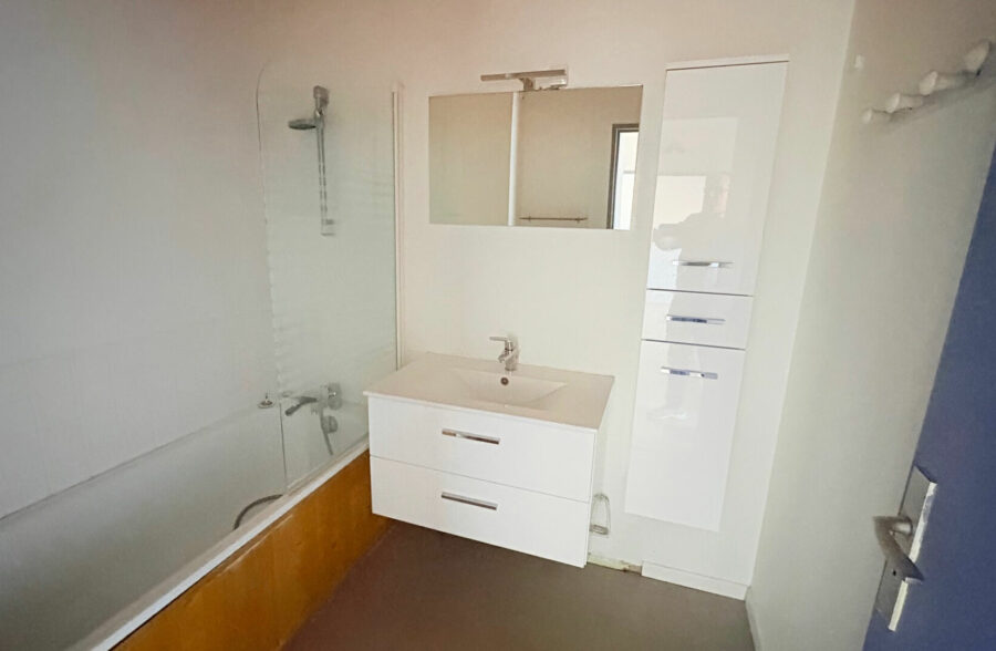 EXCLUSIVITE PROXIMITE DIRECTE PLACE CORMONTAIGNE: TYPE 2 AVEC PARKING