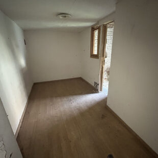 MAISON SEMI-INDIVIDUELLE A RENOVER