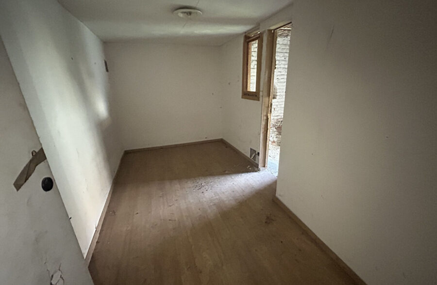 MAISON SEMI-INDIVIDUELLE A RENOVER