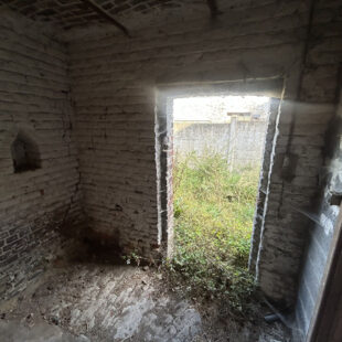 MAISON SEMI-INDIVIDUELLE A RENOVER