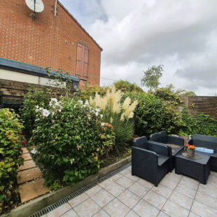 Maison des années  90, 3 chambres  , jardin , garage