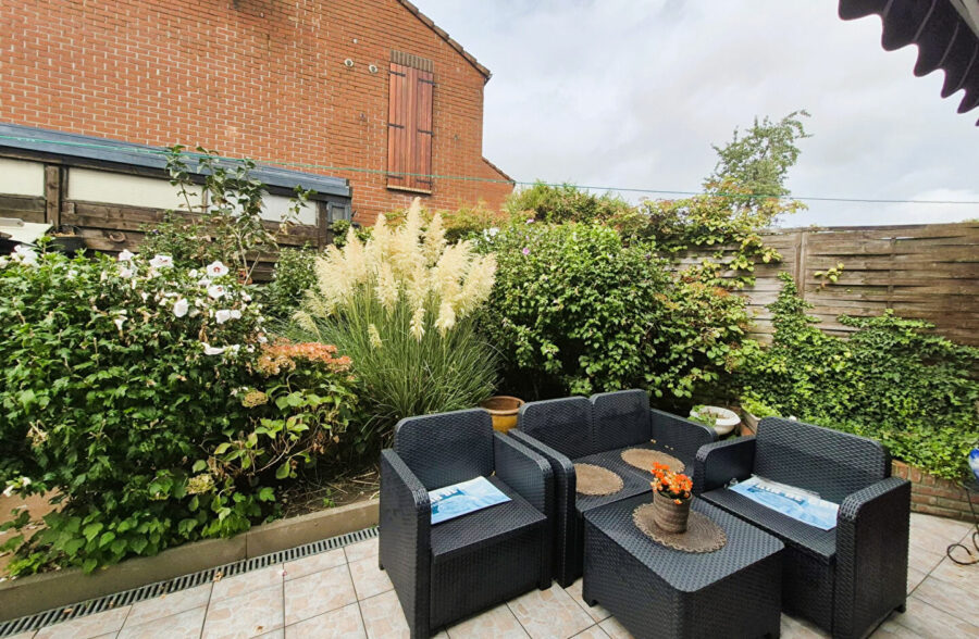 Maison des années  90, 3 chambres  , jardin , garage