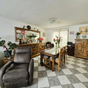 Maison des années  90, 3 chambres  , jardin , garage