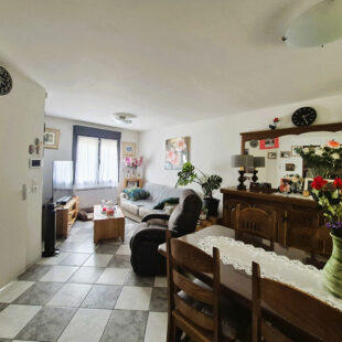 Maison des années  90, 3 chambres  , jardin , garage