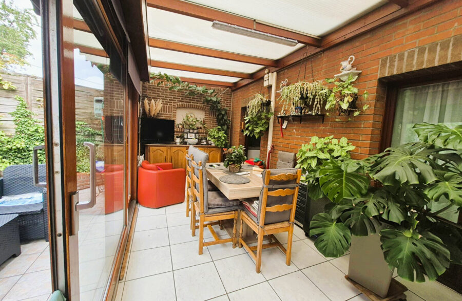 Maison des années  90, 3 chambres  , jardin , garage