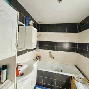 Maison des années  90, 3 chambres  , jardin , garage