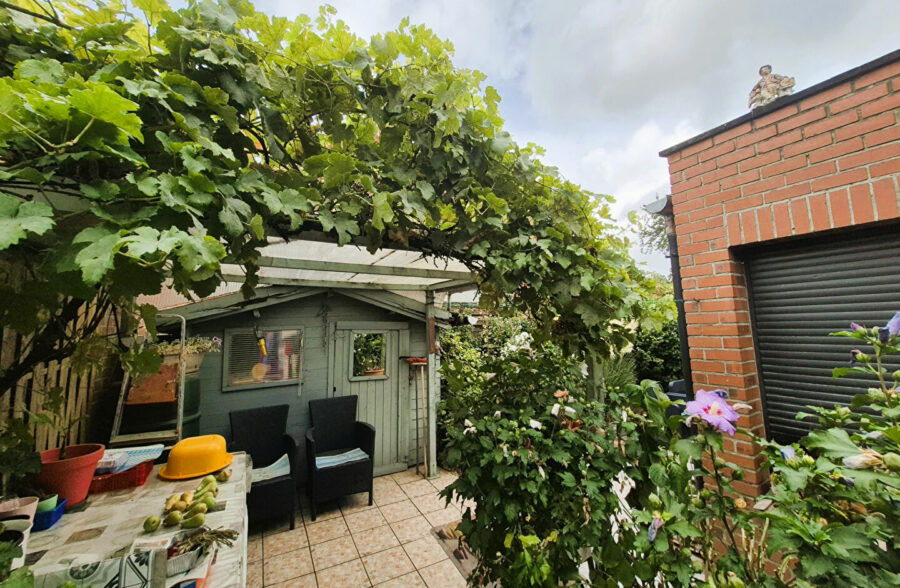 Maison des années  90, 3 chambres  , jardin , garage