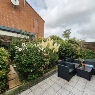 Maison des années  90, 3 chambres  , jardin , garage