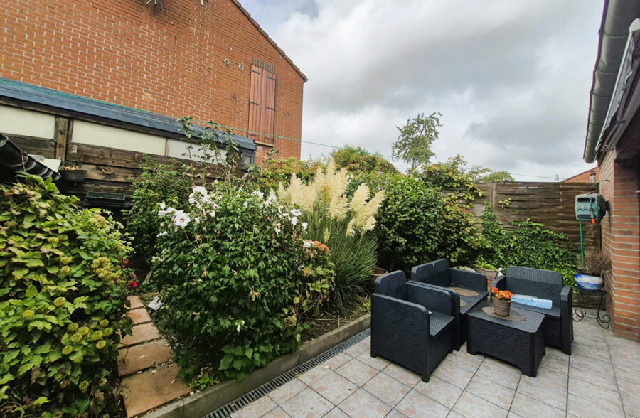 Maison des années  90, 3 chambres  , jardin , garage