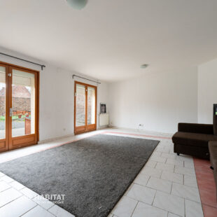 Maison Sin Le Noble