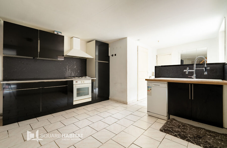 Maison Sin Le Noble