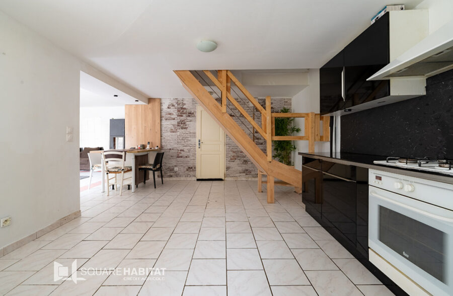 Maison Sin Le Noble