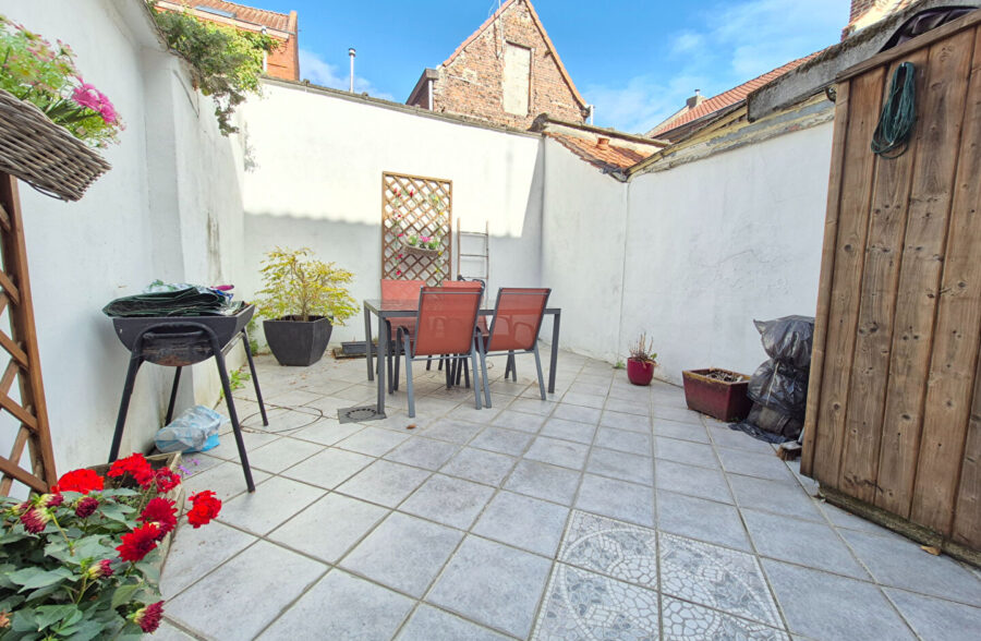 Maison au coeur de Lannoy, avec 3 chambres et un espace extérieur.