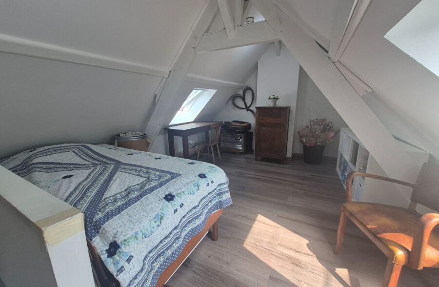 Maison Santes de SEMI PLAIN-PIED avec un extérieur