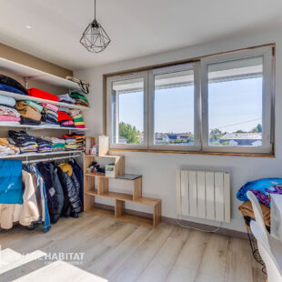 Maison familiale spacieuse dans un secteur prisé du Parc – Lotissement des années 70