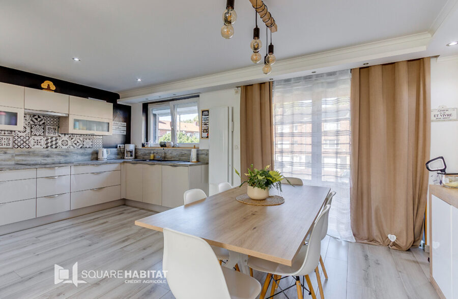 Maison familiale spacieuse dans un secteur prisé du Parc – Lotissement des années 70
