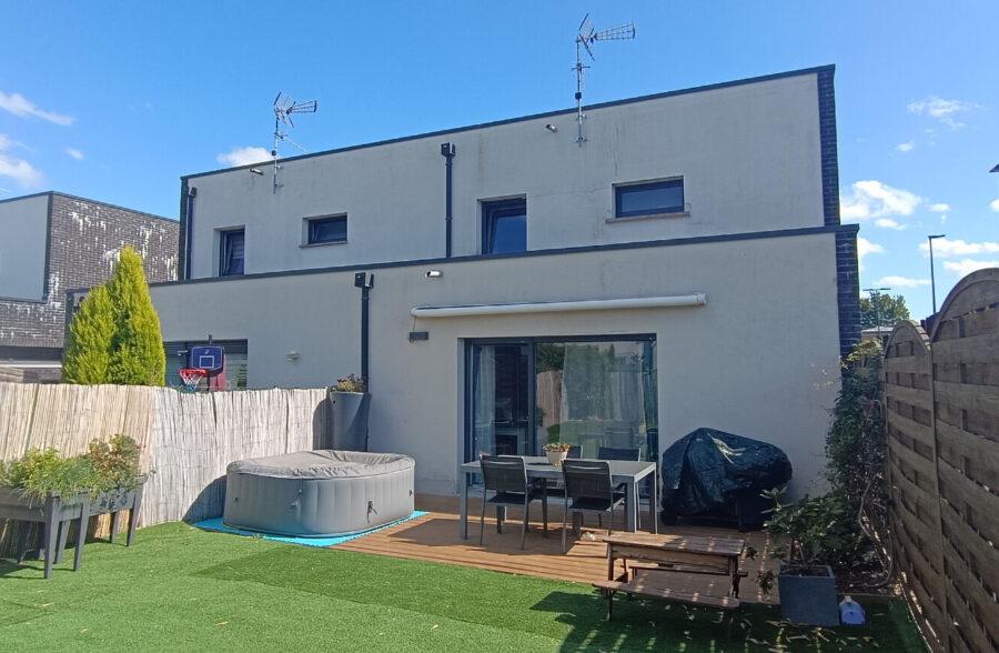 Maison contemporaine idéale pour votre vie de famille.
