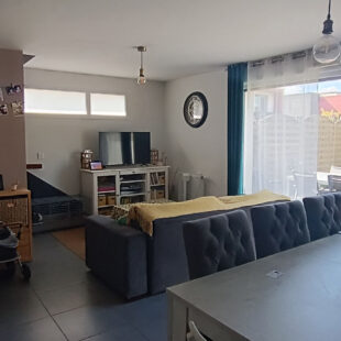 Maison contemporaine idéale pour votre vie de famille.
